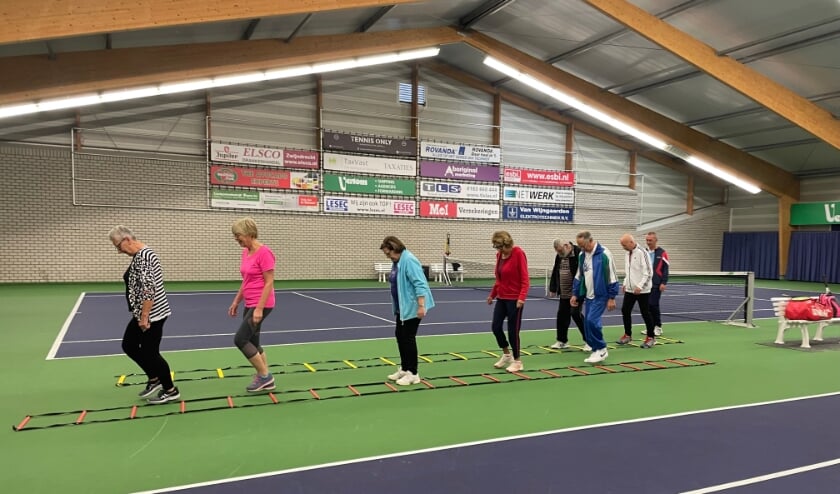 <p>• De warming up bij Seniorfit.</p>