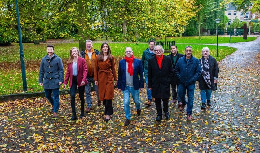 <p>• Kandidaten op de PvdA-kandidatenlijst verheugen zich op de komende verkiezingen.</p>