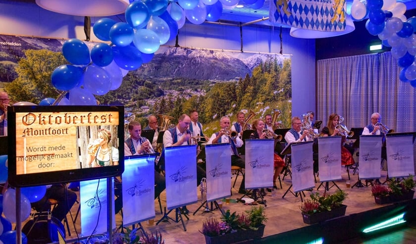 <p>De Breethaler uit Maasbree tijdens het Oktoberfest 2021. </p>