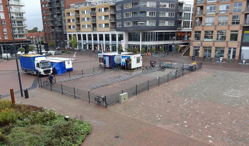 • De huidige fietsenstalling op De Meent.