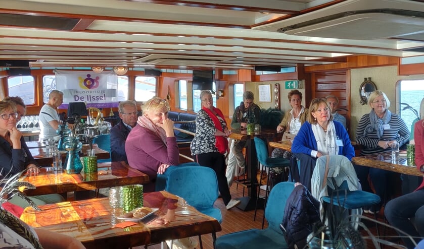 • Vrijwilligers van Inloophuis De IJssel tijdens het uitje.