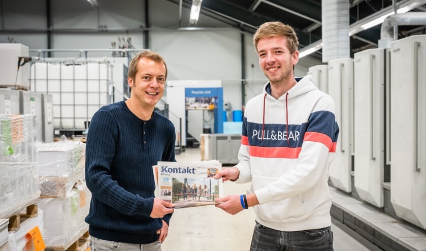 <p>• Tom Oostra (l.) en zijn opvolger Erwin Westerlaken.</p>