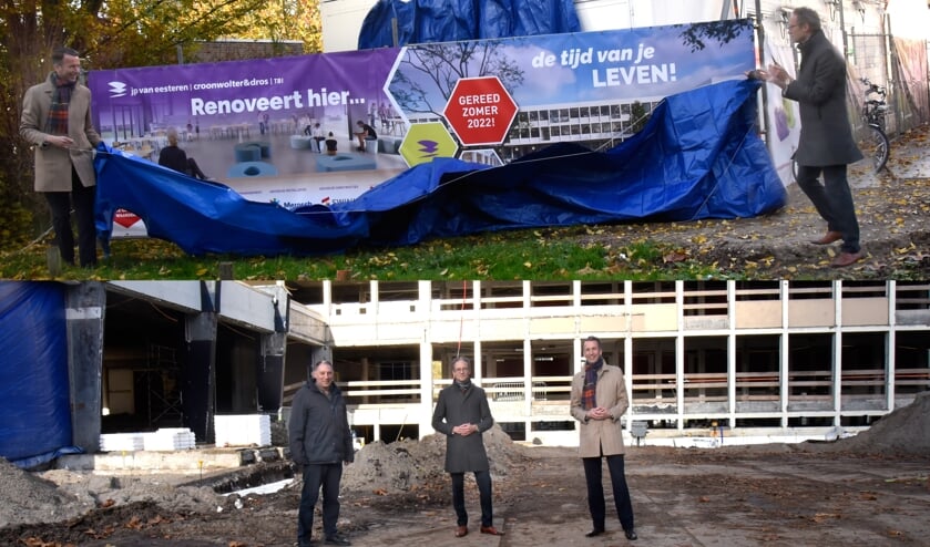 <p>De onthulling van het bouwbord en voor het karkas van de school.</p>