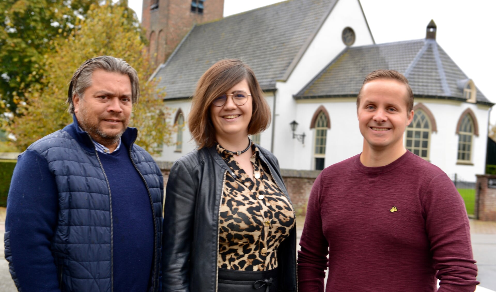 • Het nieuwe bestuur van Dorpsraad Meteren. Vlnr. Daan, Lisanne en Nils. Niet op foto: Anne.