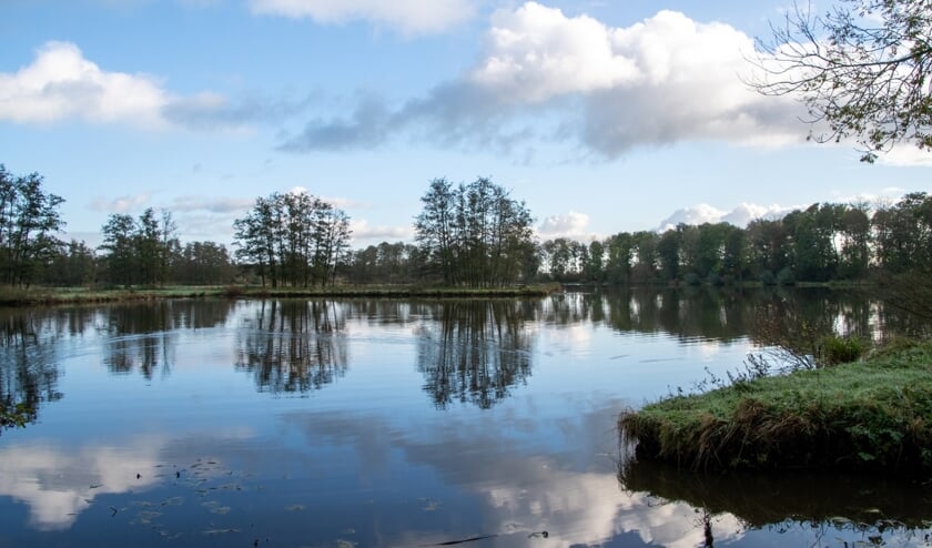 <p>• De Slingelandse Plassen.</p>