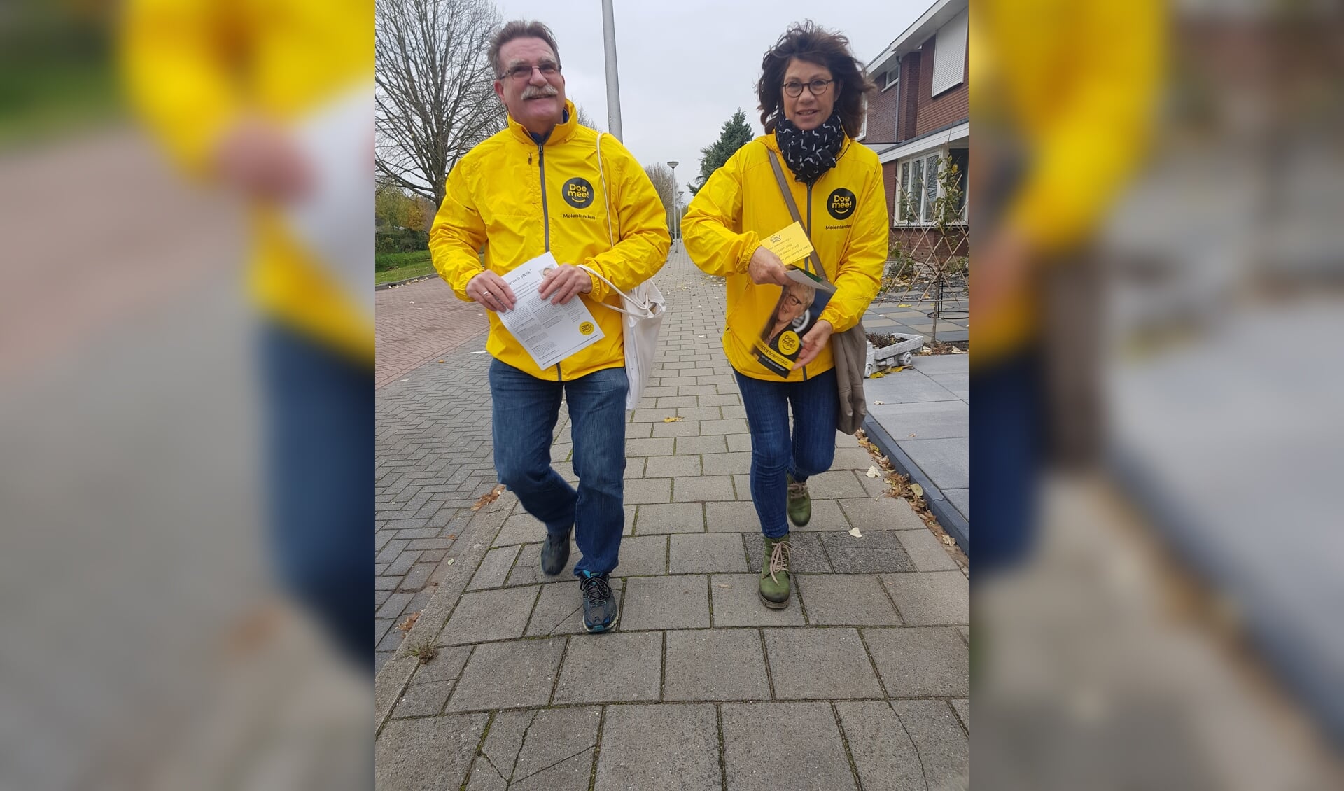 • Raadsleden Adrie Beumken en Joke van der Graaf tijdens de verkiezingscampagne van 2018.

