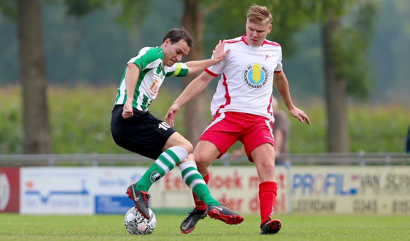 • René van Soelen in duel.