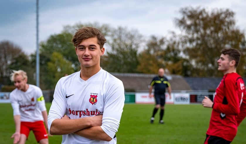 <p>• Nicky Bentzon: 'Van voetbal krijg ik nooit genoeg'.</p>