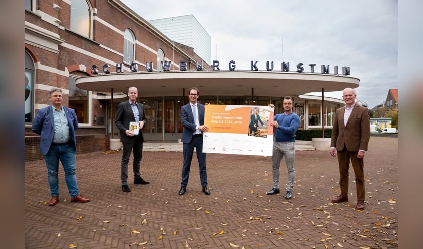 • De betrokkenen bij het actieprogramma 'Ondernemen met Impact'.
