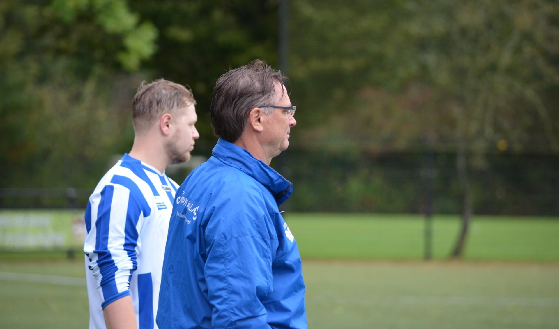 Ronald Cornet (rechts) is trainer bij VSV Vreeswijk.