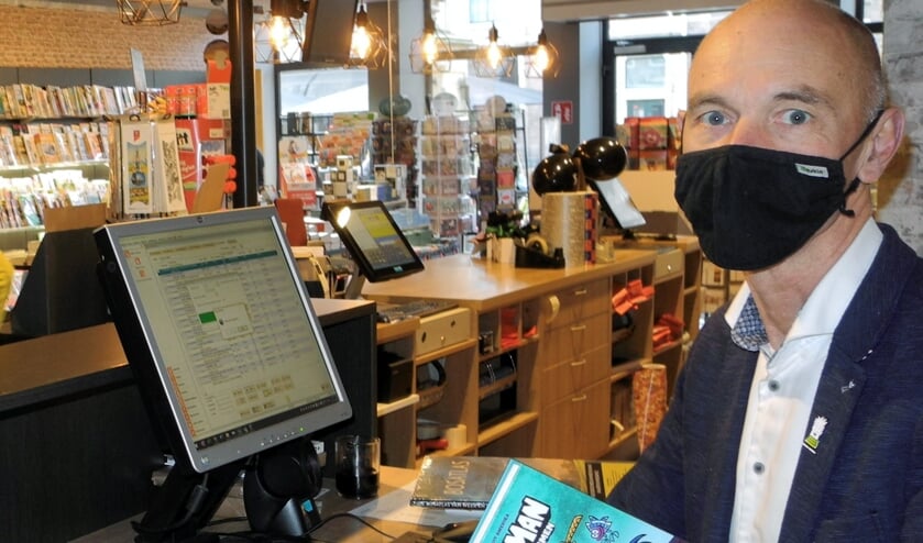 Gerard Tomey in zijn nieuwe winkel