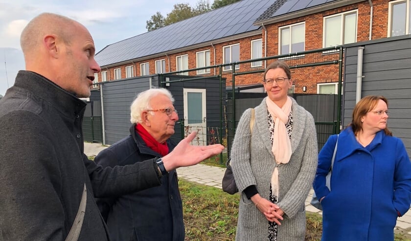 <p>CDA fractie in gesprek op recent werkbezoek nieuwbouw Kleurrijk Wonen aan de Gelddijk </p>