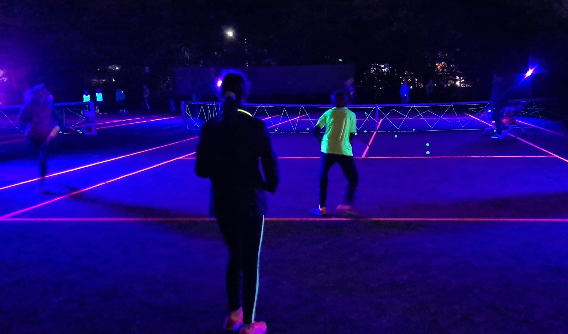 Glow in the Dark Tennis bij GLTC