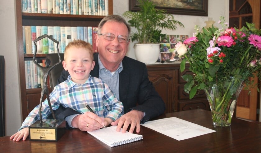 • André Bijl met zijn kleinzoon, archieffoto 2019.