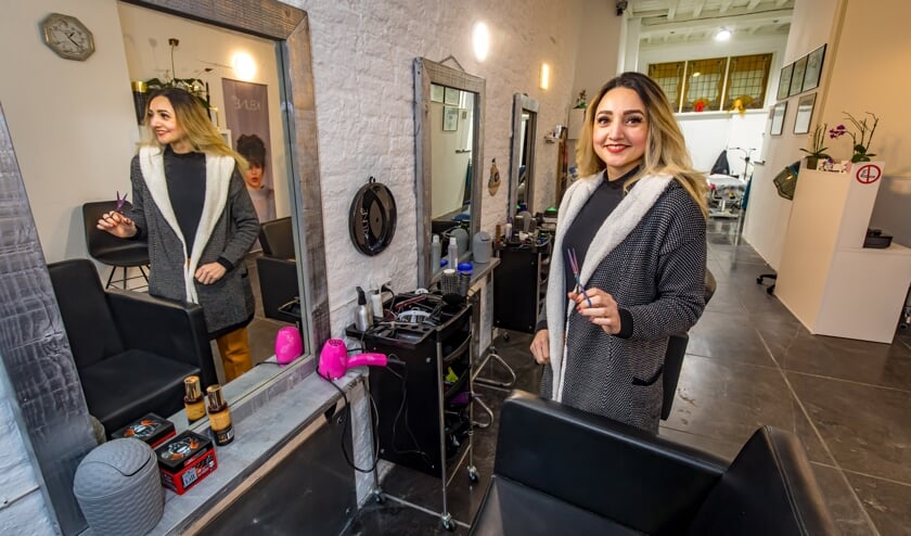 <p>• Roya Alaf van M2 Beauty House in haar nieuwe salon in de Tielse Weerstraat.&nbsp;</p>  