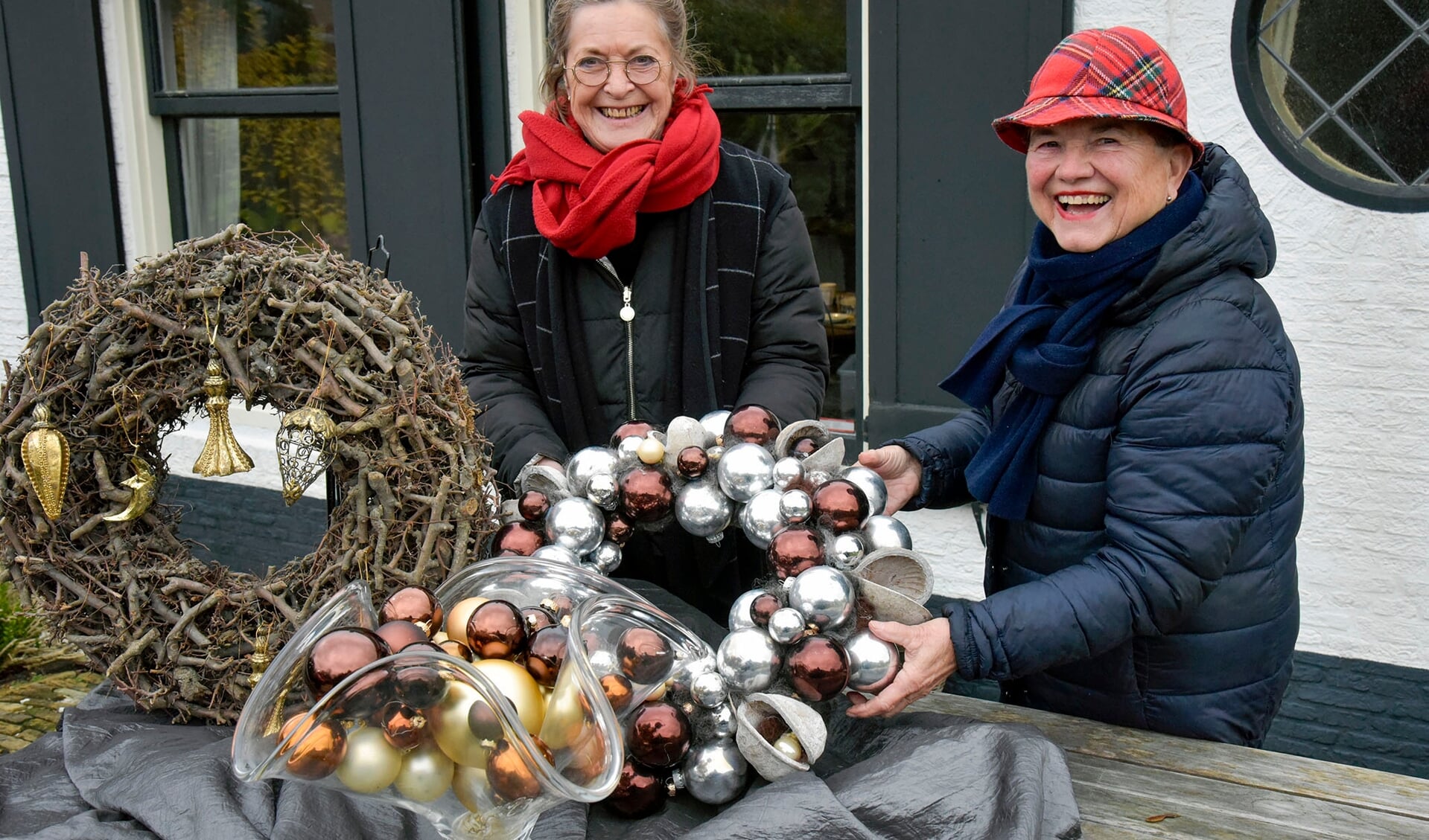 Els van Petegem en Jacqueline Kote organiseren een wintermarkt in kerstsfeer.
