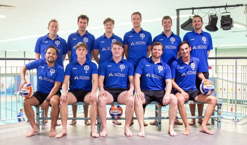 <p>Het eerste waterpoloteam van Aquarijn onder trainer Joram Salakory.</p>