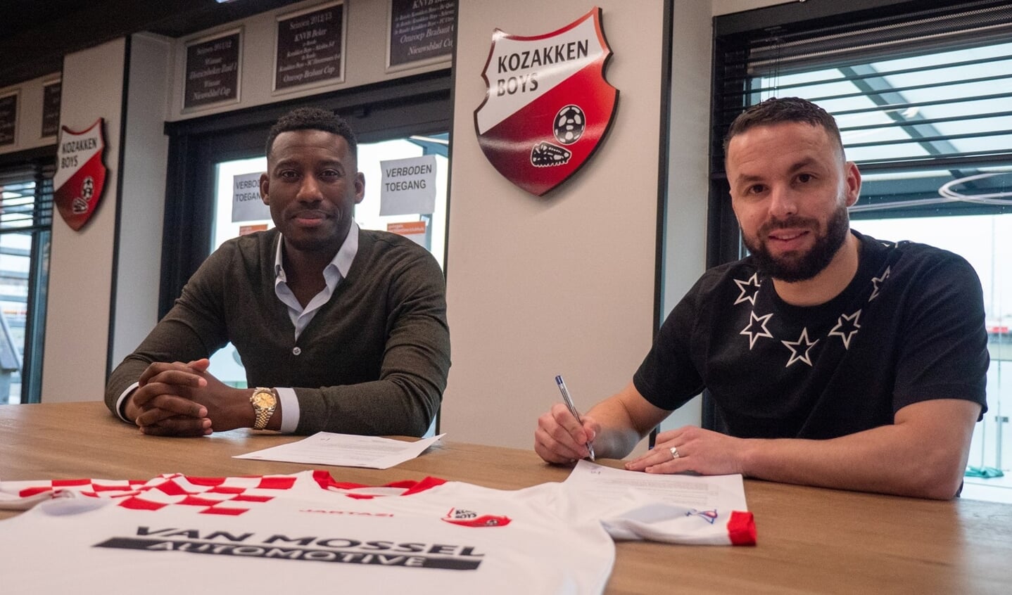• Rick Adjei is blij met de komst van Rochdi Achenteh.