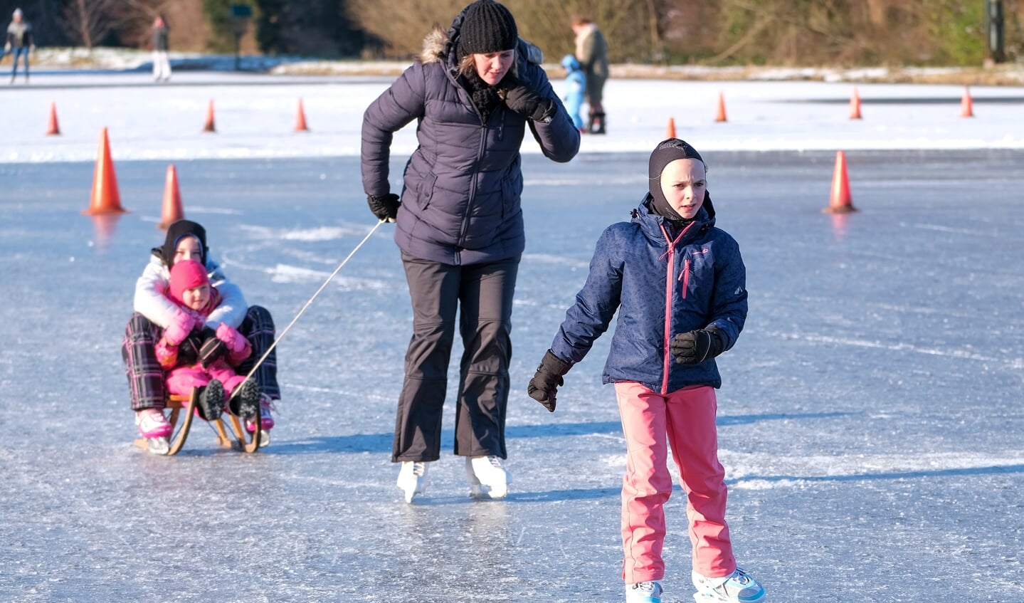 • Op de schaats in Ouderkerk.
