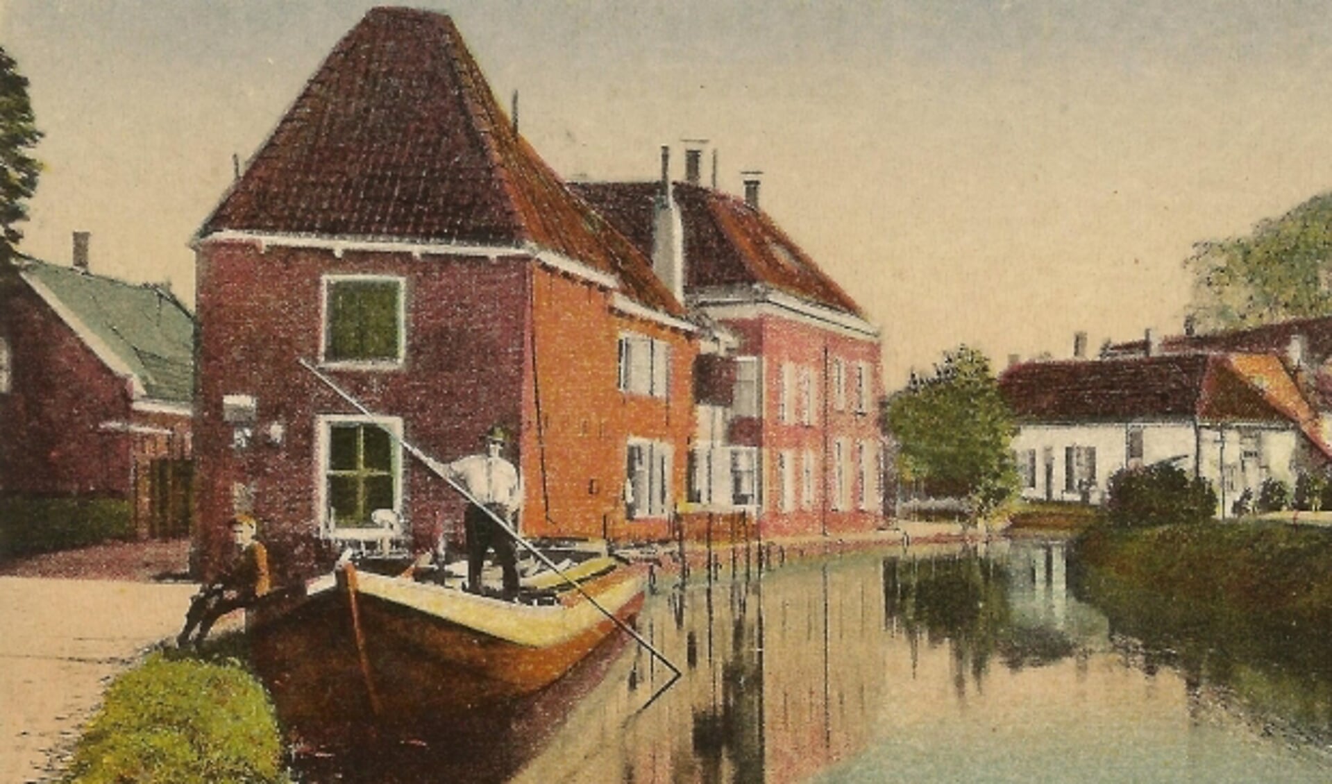 Rivier de Linschoten en de Montfoortse Vaart waren eeuwenlang onmisbare waterwegen. Gerrit van Oudenallen maakte een presentatie voor de Vereniging Oud Linschoten. 