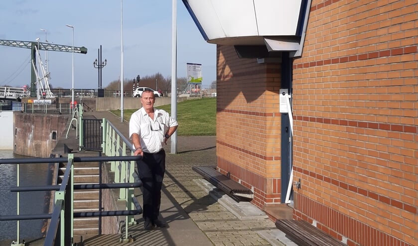 <p>• Sluiswachter Cees Thiel gaat met pensioen.</p>