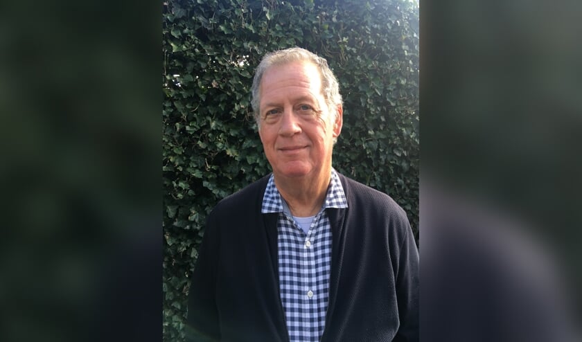 <p>• André van der Leest</p>