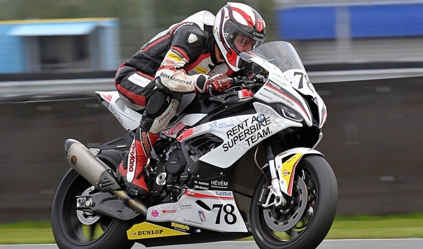 • Renzo van Emmerik in actie.
