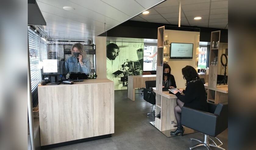 <p>• De afspraken worden gemaakt bij Coiffure Monique.</p>