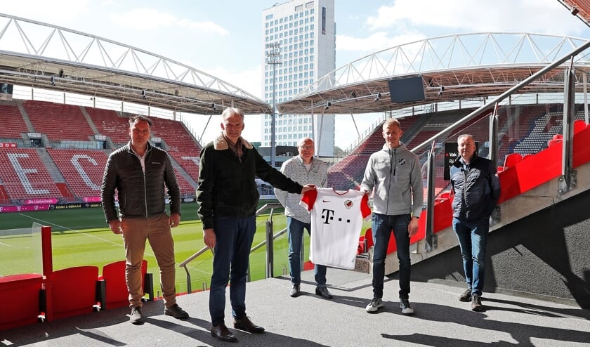 <p>• De samenwerking tussen Lekvogels en FC Utrecht werd beklonken in De Galgenwaard.</p>