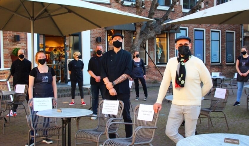 <p>Een stil maar vooral veelzeggend protest van Brasserie 1560 tegen het corona-terrasbeleid van het kabinet. (Foto: Lysette Verwegen)</p>