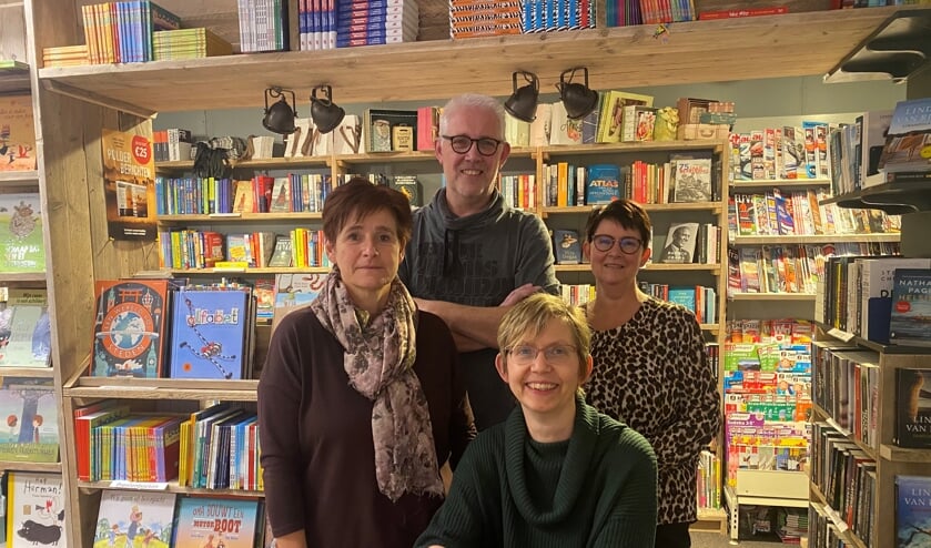 <p>• De teamfoto van Miek-Kado, met van links naar rechts Eida, Ruud en Annie en vooraan Mieke.</p>