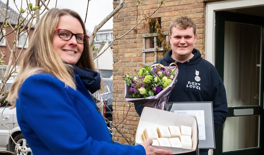 • De penning ging vergezeld van gebak.