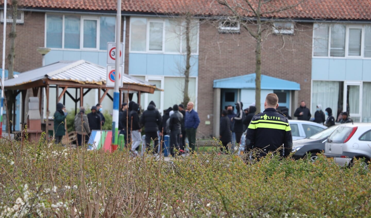 • Onrust op het Tamarindeplein in Leerdam.