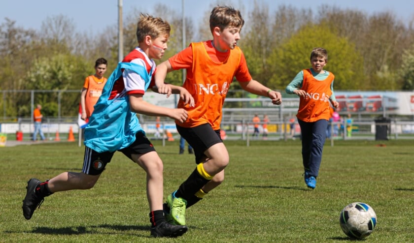 <p>• Verkleedvoetbal in Groot-Ammers.</p>