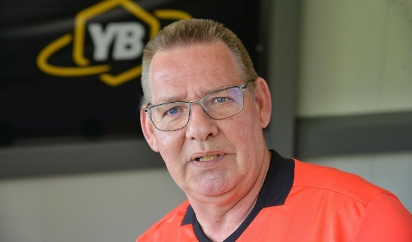 <p>Geert Verhoef is de oud voorzitter van het toenmalig Oranjecomité Montfoort. Foto: Paul van den Dungen</p>