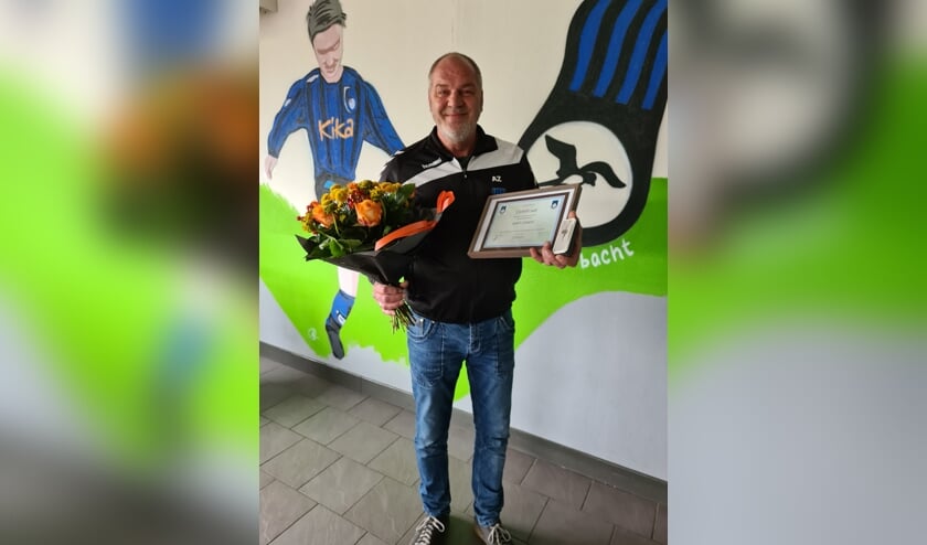 • Aart Zanen Lid van Verdienste van vv Bergambacht.