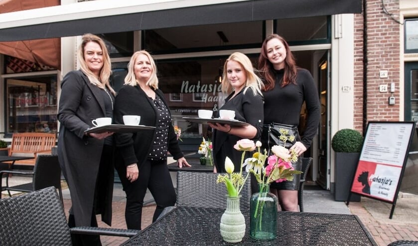 <p>• V.l.n.r. Natasja, Henriette, Monique en Nina. </p>