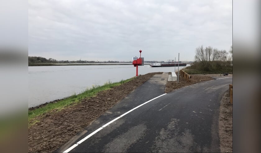 • Een deel van de opgeknapte Industrieweg in Papendrecht.