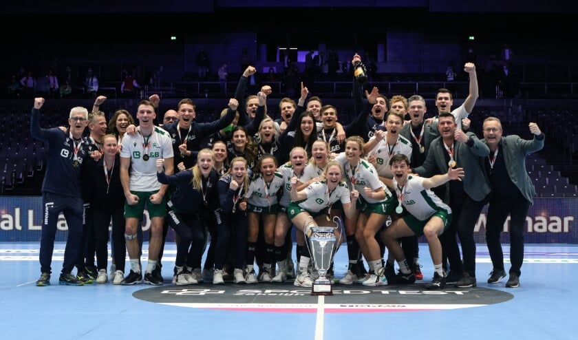 • De kampioensploeg van PKC.