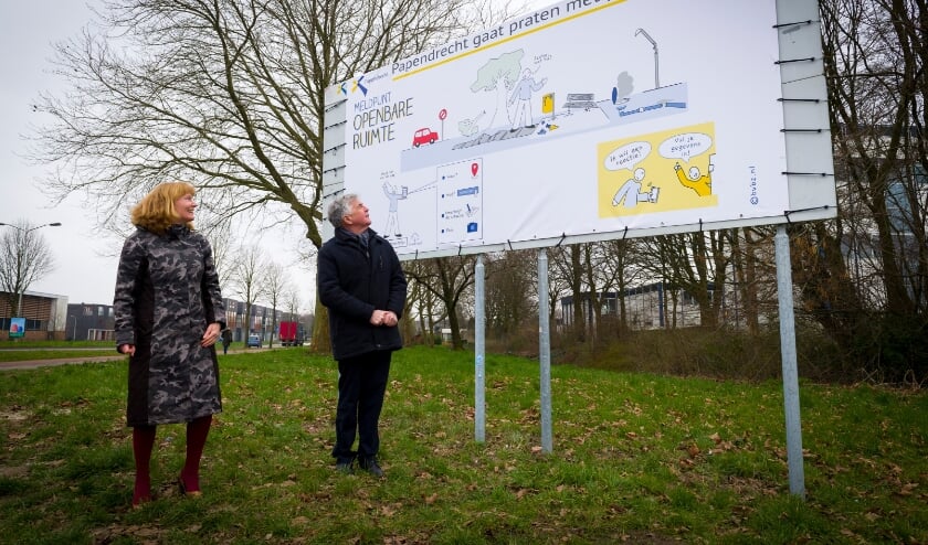 <p>• De wethouders Verver (links) en De Ruijter tijdens de presentatie van de actie, enkele weken geleden.</p>