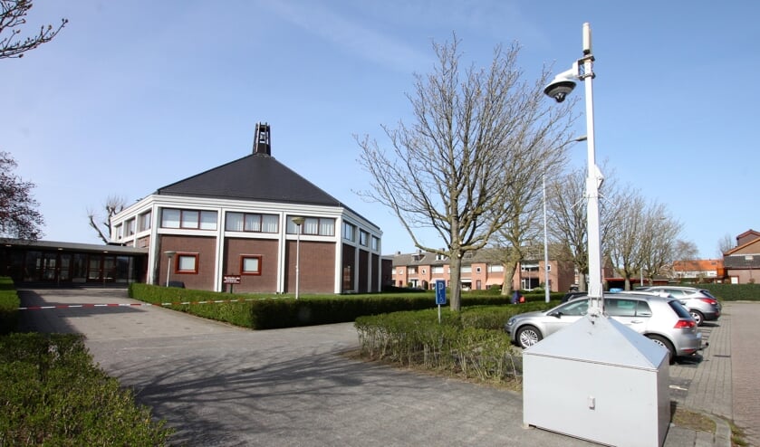 <p>• Nadat er een dreigbrief binnen was gekomen, is er een camera-unit geplaatst voor de Mieraskerk. </p>