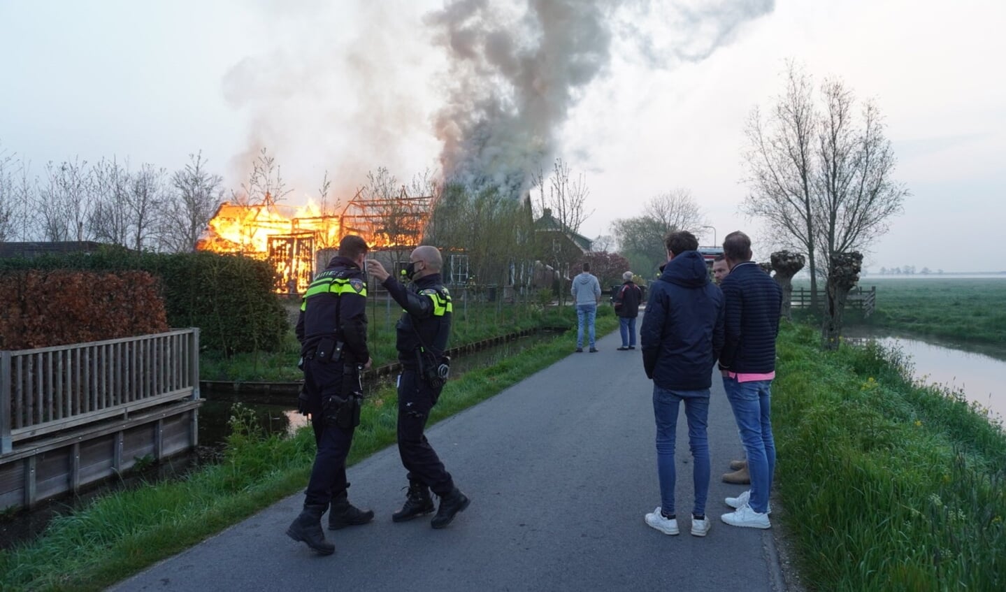 • Uitslaande brand in een woonboerderij aan de Brandwijksedijk  in Brandwijk.