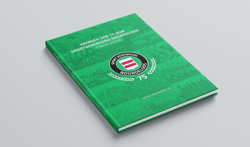 <p>• De cover van de kroniek 75 jaar SV Noordeloos.</p>