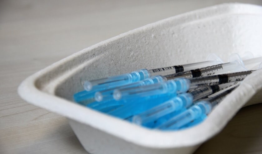 • De injectienaalden ligggen klaar voor gebruik.