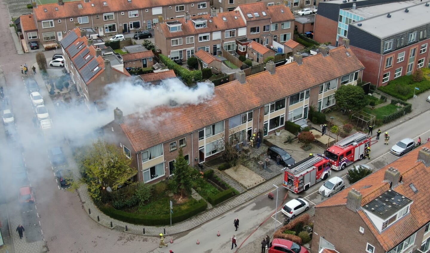 • Brand in een tussenwoning aan de Hoogaarslaan in Nieuw-Lekkerland.