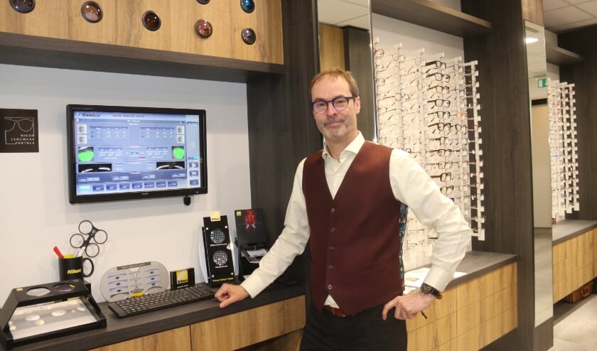 <p>• Patrick Engelen demonstreert de Waverfront Analyzer. </p>