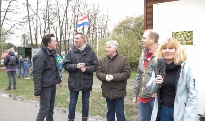 <p>• Het college van Papendrecht in 2019 bij de scouting.</p>