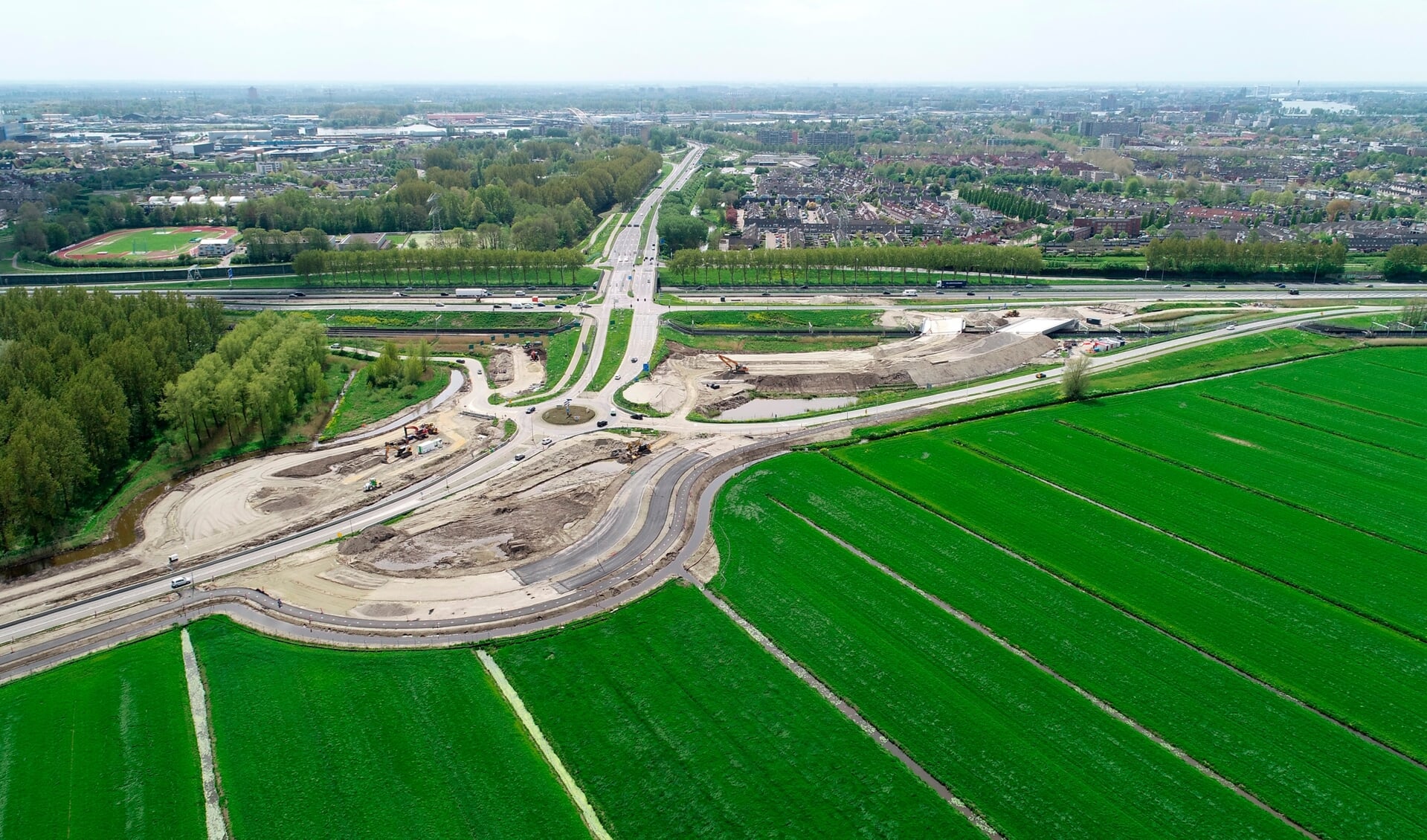 • De nieuwe op- en afrit van de A15, N3 en N214 ter hoogte van Papendrecht.