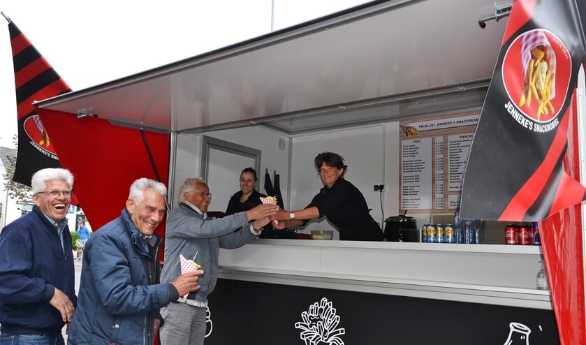 • Eindelijk heeft Jenneke haar eigen snackmobiel.