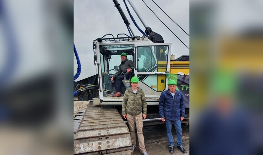 <p>Van links naar rechts: Arco Bikker (wethouder gemeente Molenlanden), Ard Dunnink (directeur Thuis in Bouwen), en Piet Kuipers (vertegenwoordiger CPO-vereniging Doetse Vliet)</p>